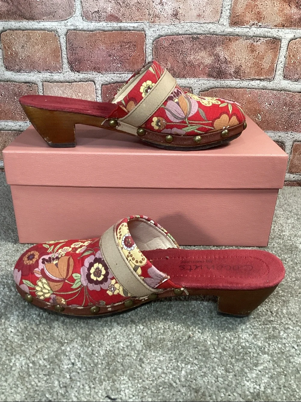 Coconuts by Matisse youth girls slip on clogs size 34-35 eu size 3-3.5 us